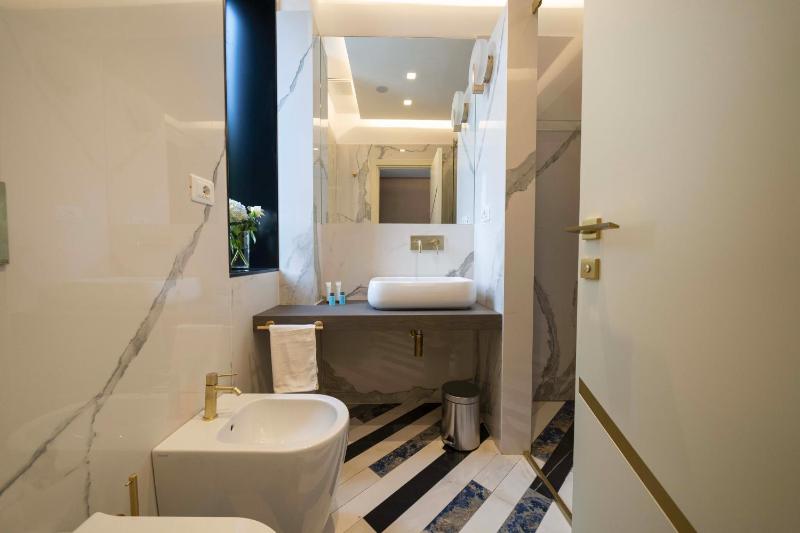 Standard Double or Twin Room image 3