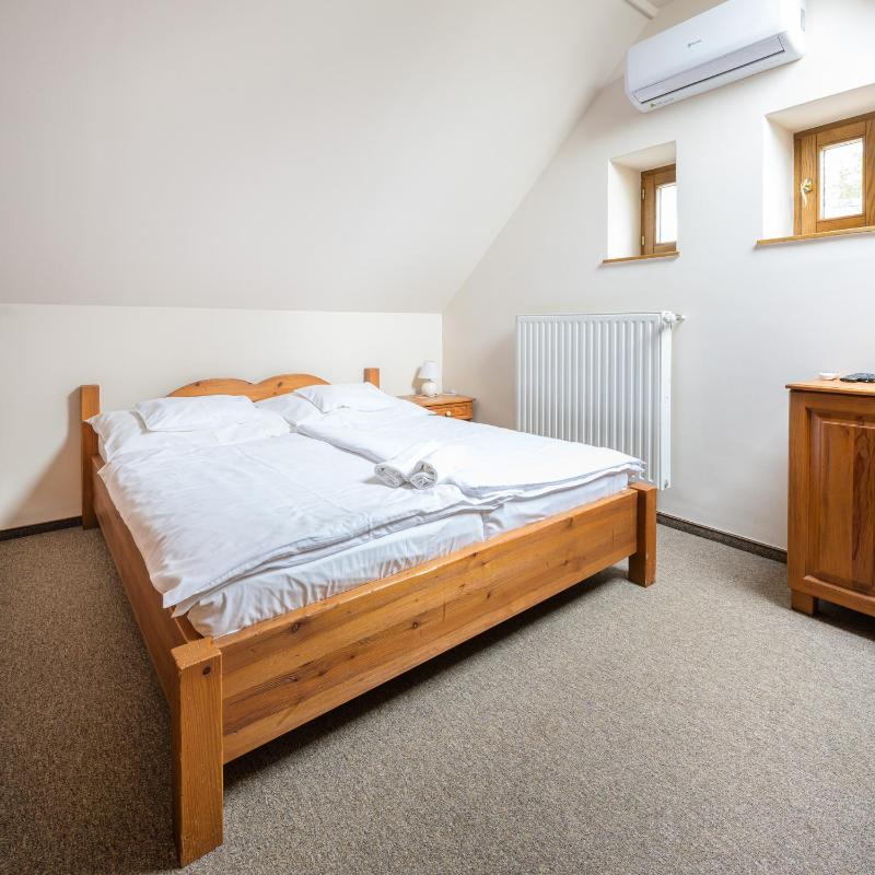 Double Room image 4