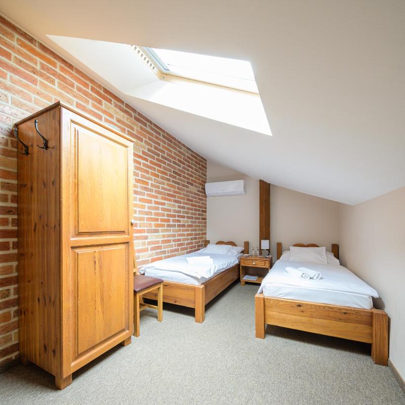 Twin Room image 1