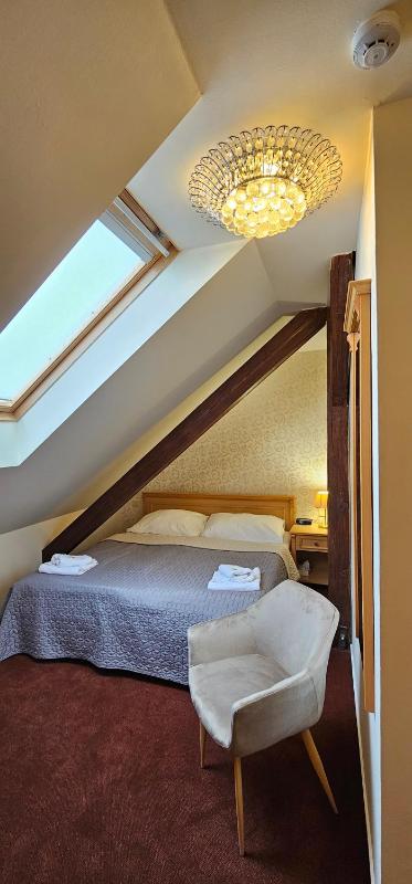 Double Room image 3