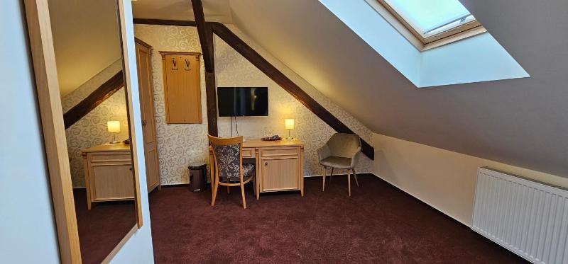 Double Room image 4