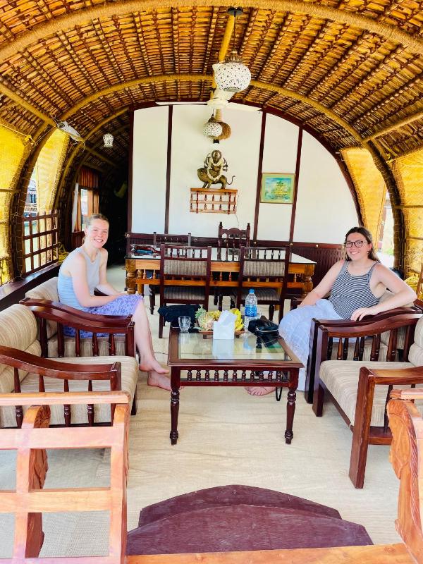 Thara's Houseboat - image 13