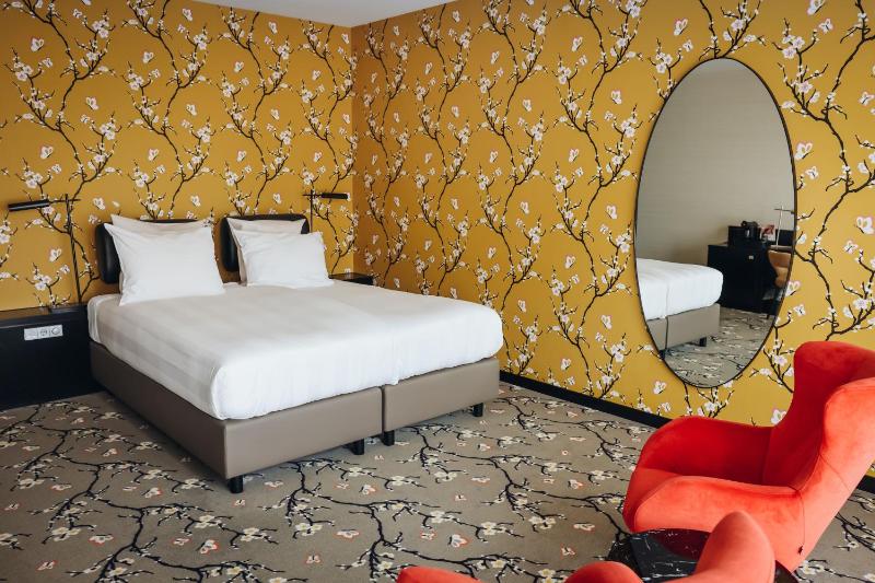 Deluxe Twin Room with Balcony or Terrace image 1