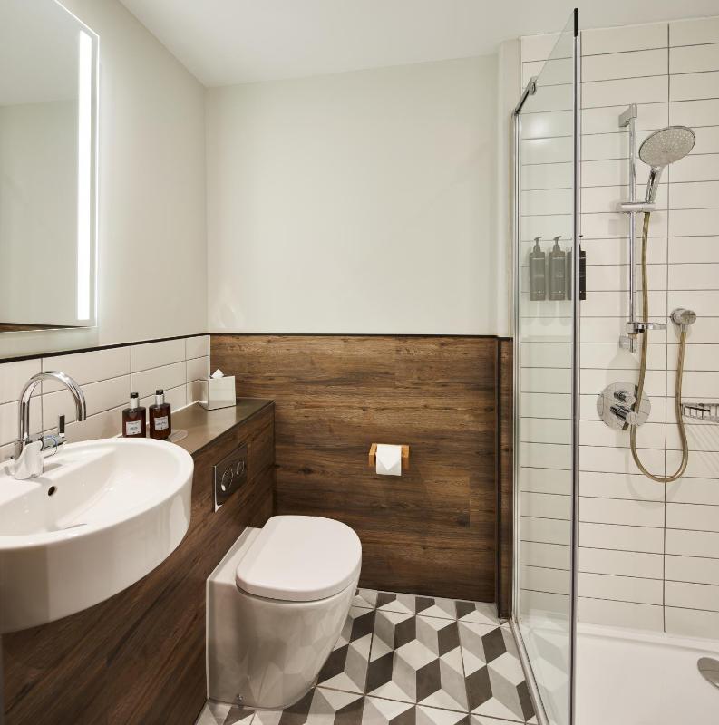 Deluxe Studio Suite image 1