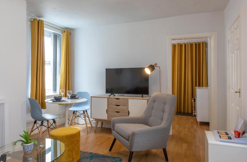 One-Bedroom Apartment image 1