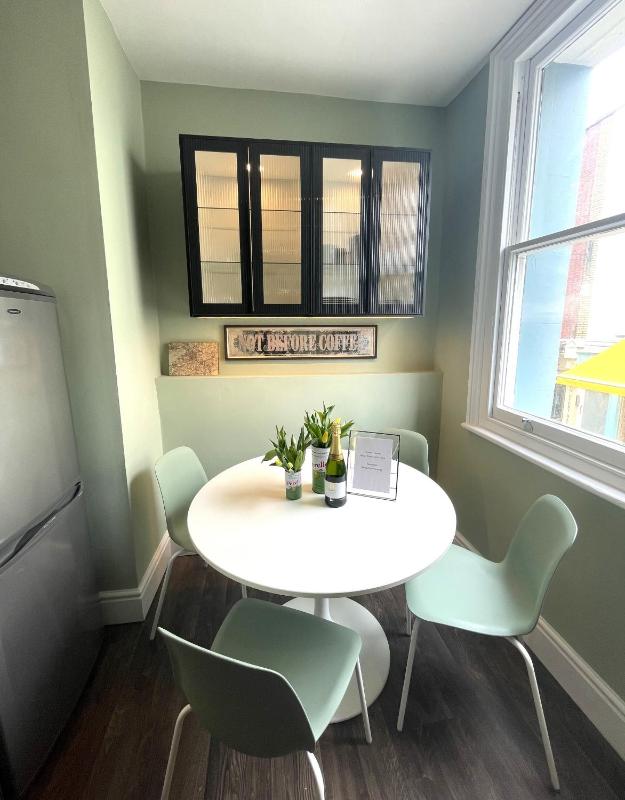 Secret Boutique Abode in Beautiful Clifton Village - image 15