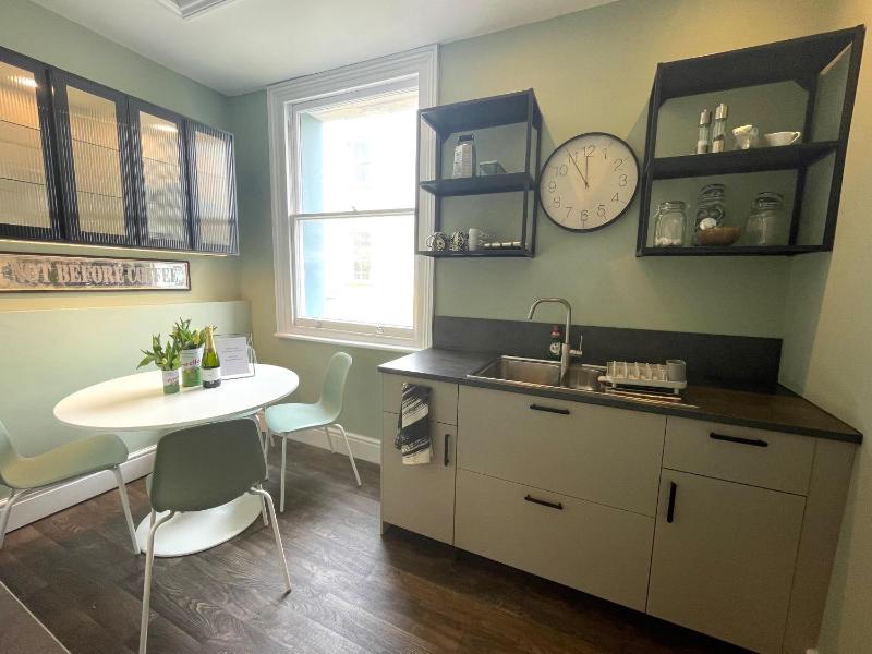 Secret Boutique Abode in Beautiful Clifton Village - image 14