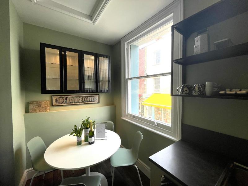 Secret Boutique Abode in Beautiful Clifton Village - image 17