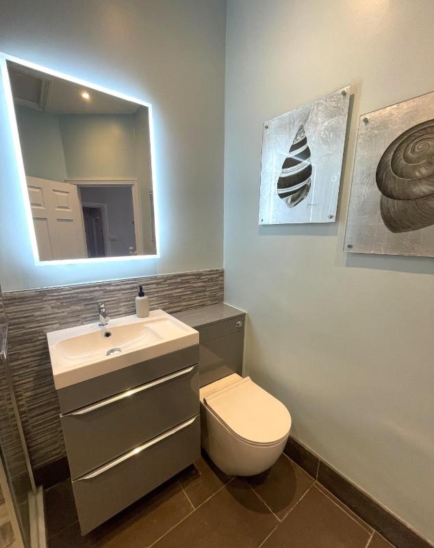 Secret Boutique Abode in Beautiful Clifton Village - image 13