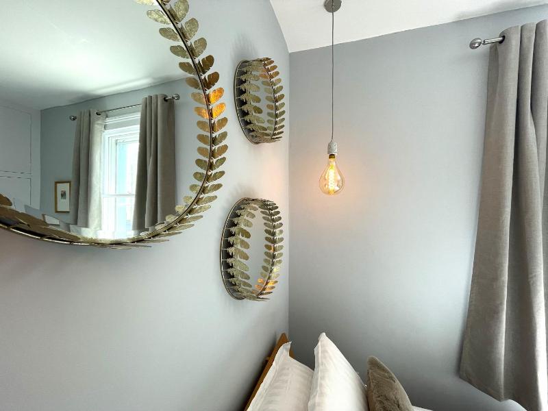 Secret Boutique Abode in Beautiful Clifton Village - image 16