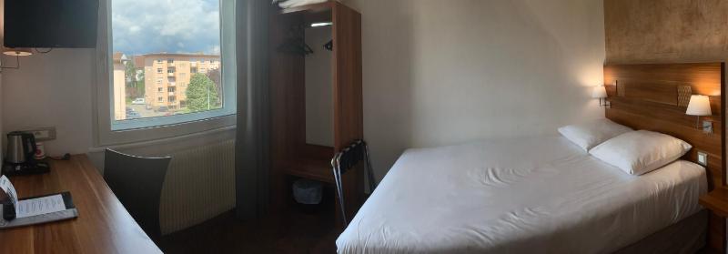 Standard Double Room image 2