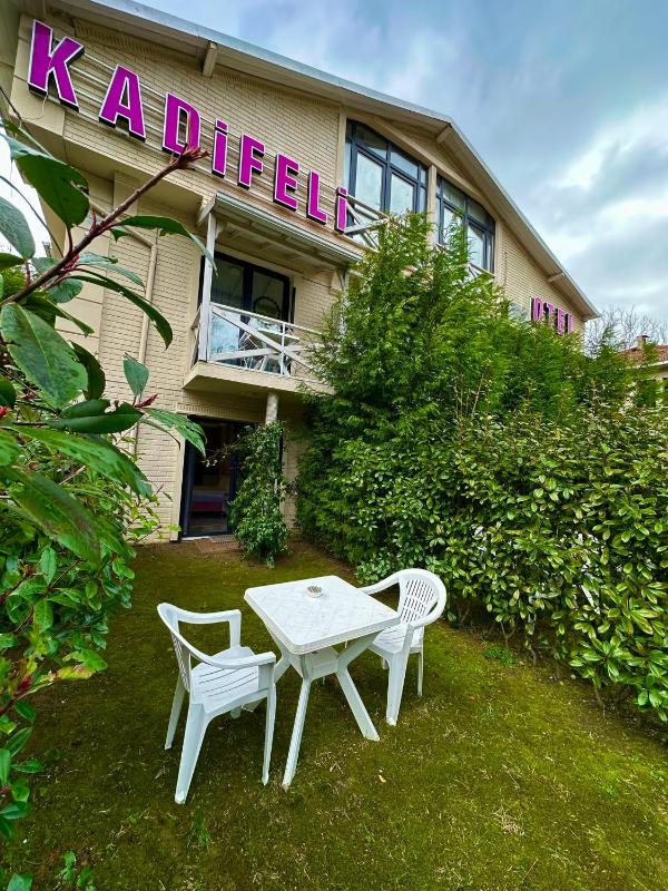 Double Room with Garden View image 2