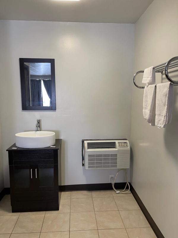 Single Room image 3