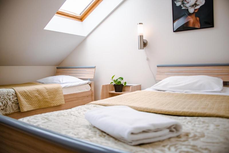 Triple Room with Shower image 1