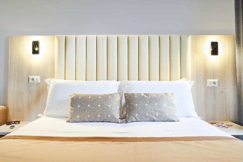 Economy Double Room image 1