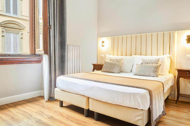 Standard Double or Twin Room image 4