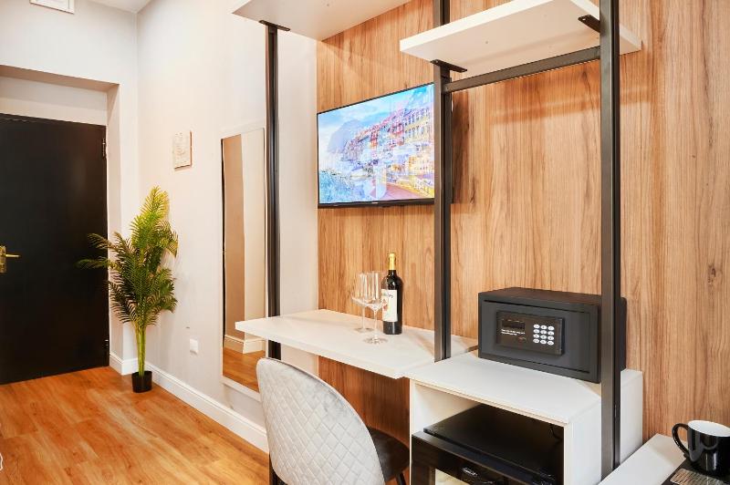 Triple Room image 3