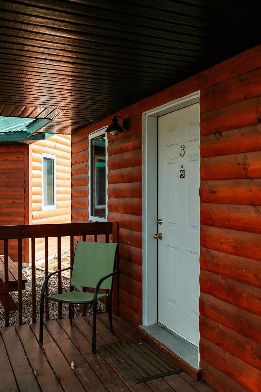 One-Bedroom Cottage image 4