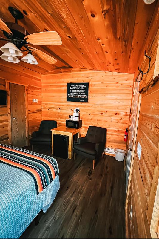 One-Bedroom Cottage image 3
