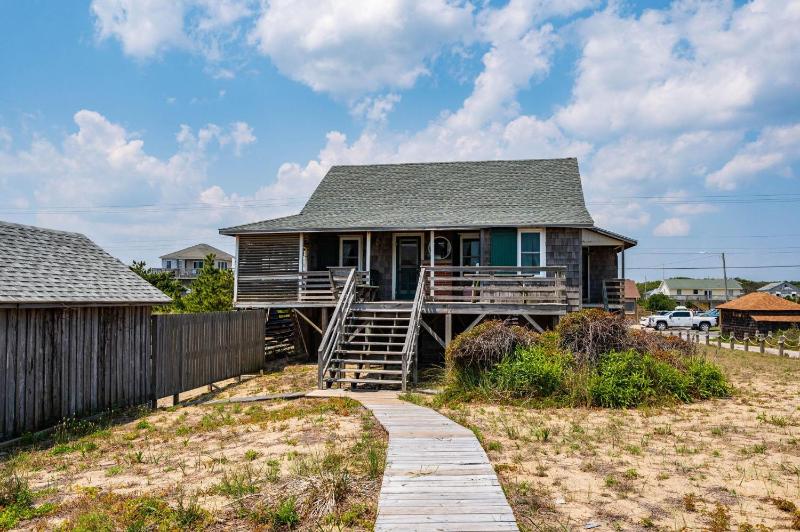 Island Dancer-Oceanfront dog friendly walkway to the beach cozy historic cottage - image 47
