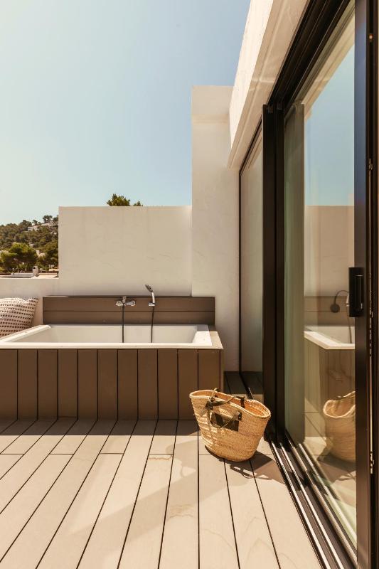 Terrace Room image 3