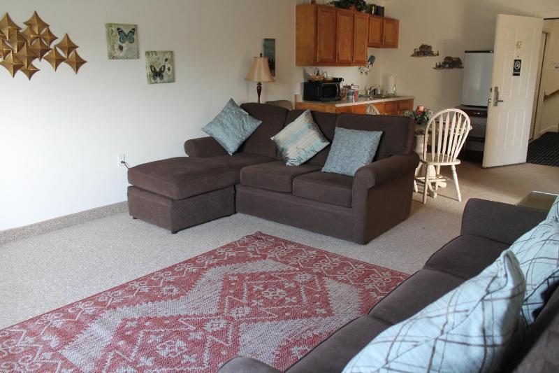 Deluxe Queen Suite image 3