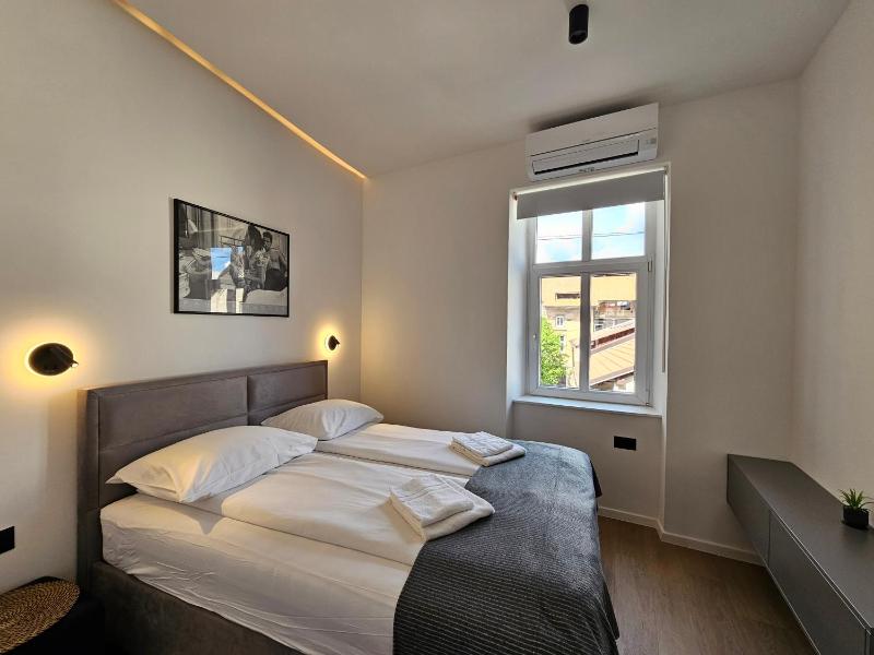 Elegant Teo Apartment TourAs in Ljubljana Old Town - image 1