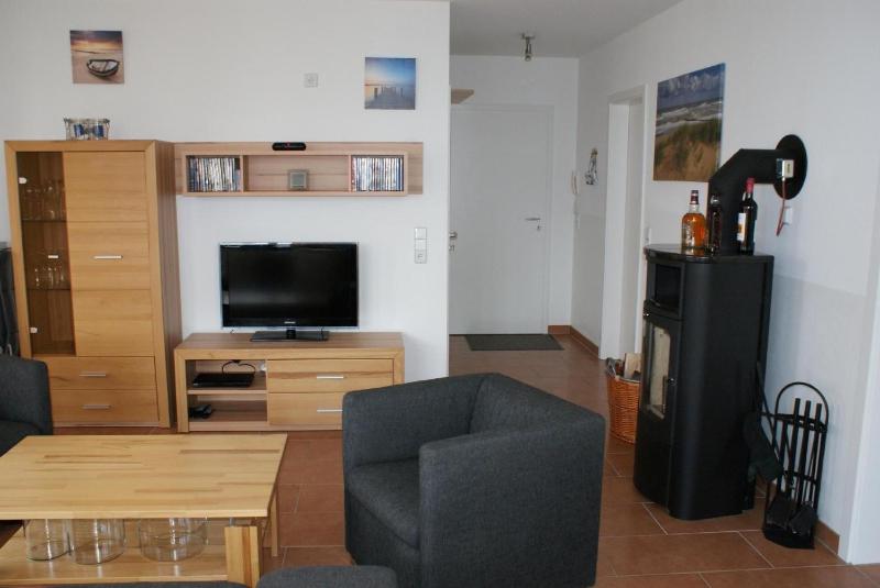 Wohlfühl-Wohnung in Ostseestrandnähe mit Sauna, Kamin, WLan und eigenem Strandkorb Images