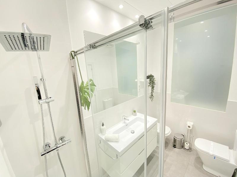 One-Bedroom Apartment image 1