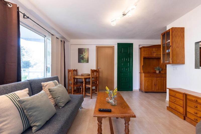 UHC LA CUMBRE APARTMENTS - image 18