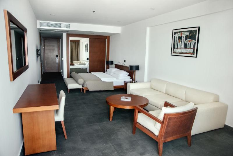 Executive Suite with Sea View image 1