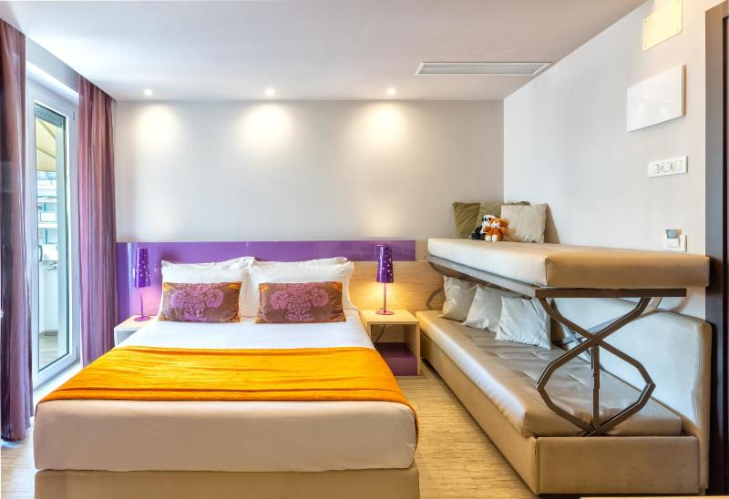 Superior Triple Room image 3