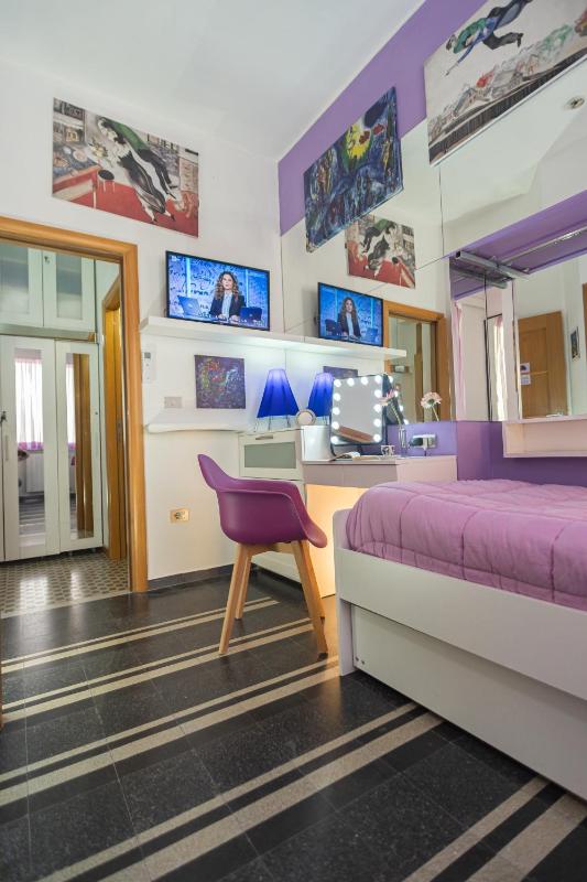 Single Room image 3