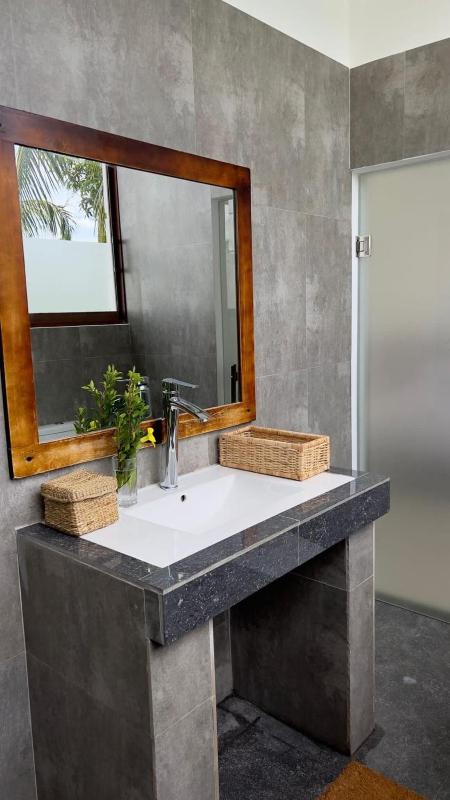 Shades Hotel & Villa - image 11