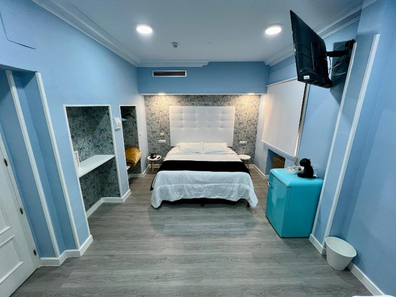 Superior Double Room image 3