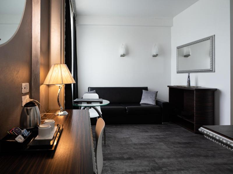 Suite (4 Adults) image 4