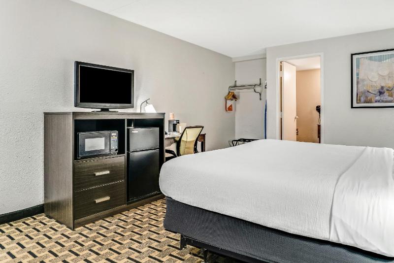 Double Room - Non Smoking image 4