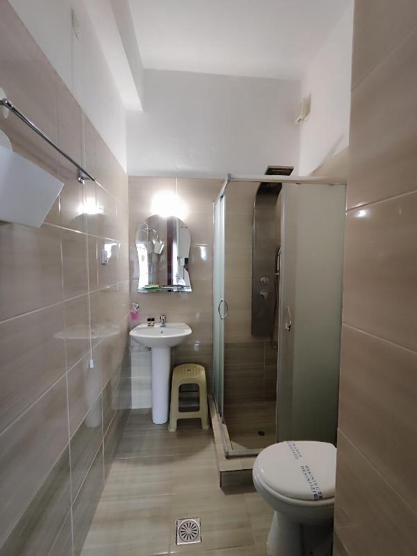 Budget Double Room image 3