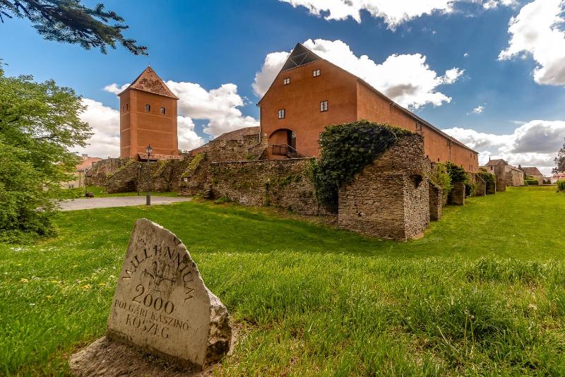 Studio Apartment image 2