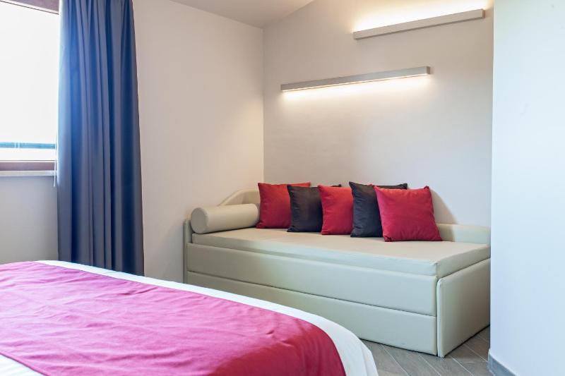 Hotel Los Angeles - image 2