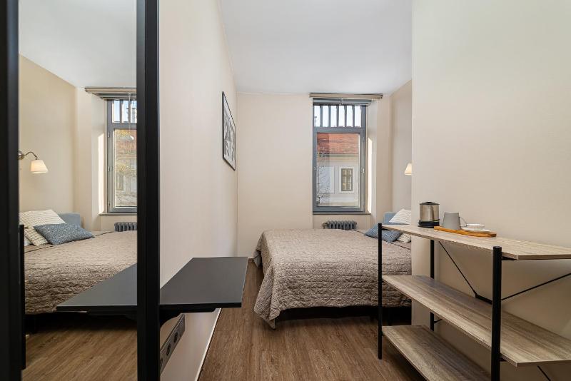 Single Room with Bath image 4