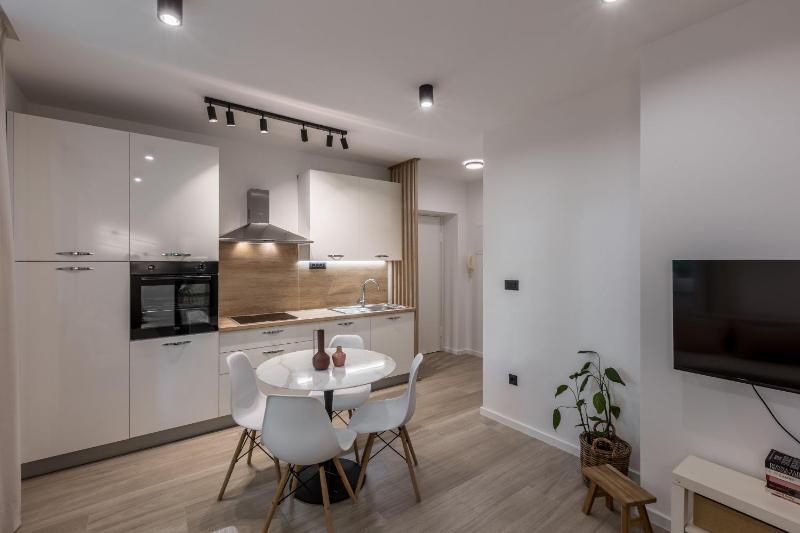 Apartment Near Bacvice - image 3