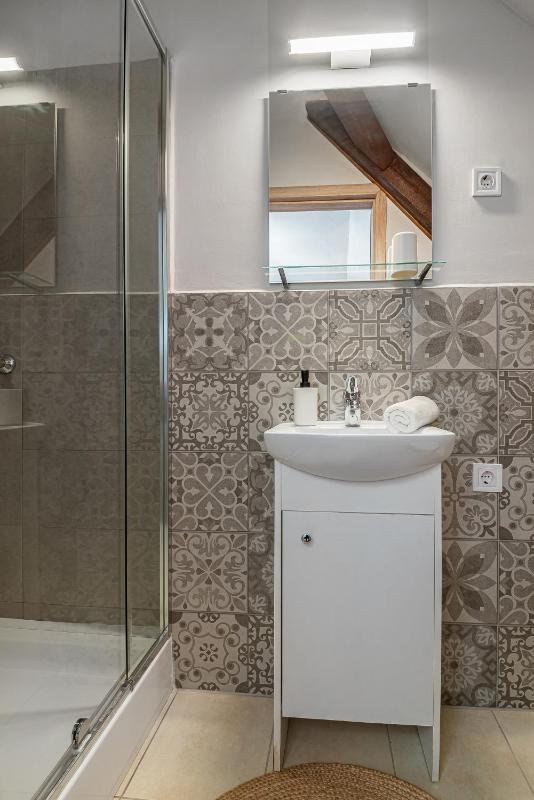 Double or Twin Room with Shower image 3