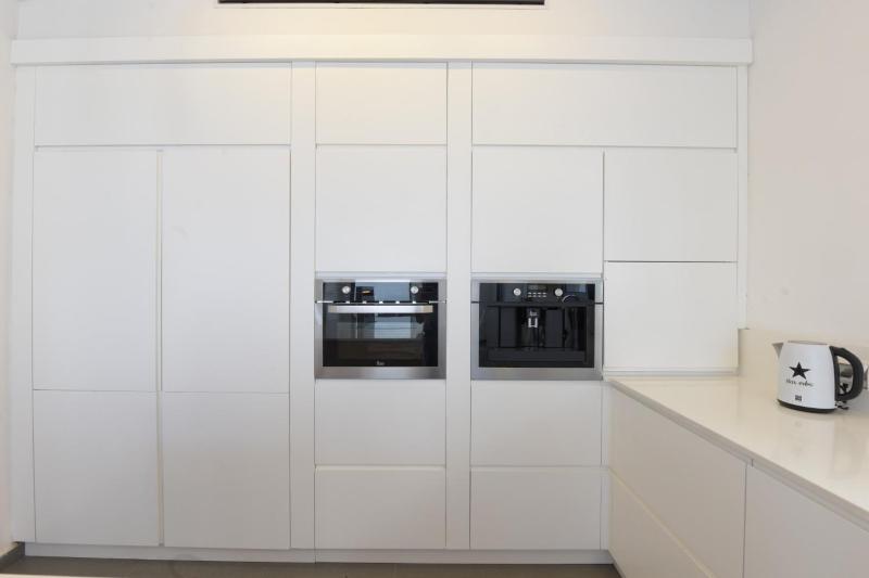 New ! 430m Luxury Best Top Class 8-Bdr Exclusive Villa Top Design HEATED Pool Jucuzzi Sauna - image 36