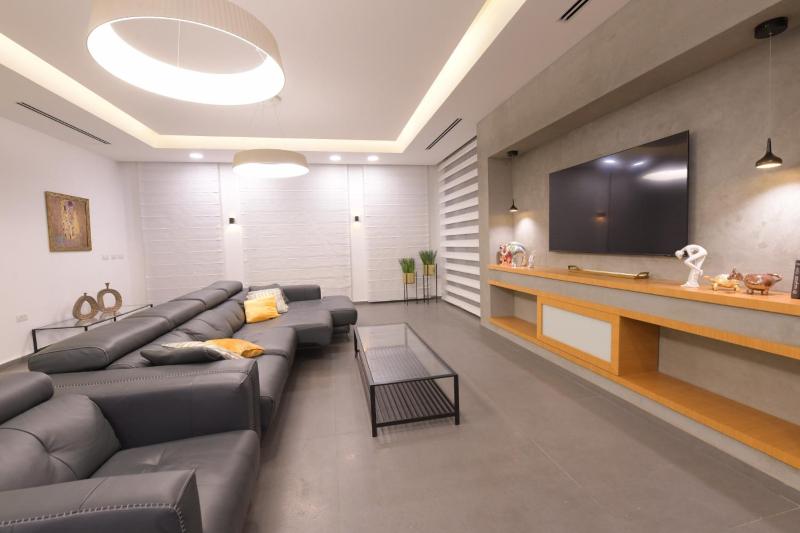 New ! 430m Luxury Best Top Class 8-Bdr Exclusive Villa Top Design HEATED Pool Jucuzzi Sauna - image 3