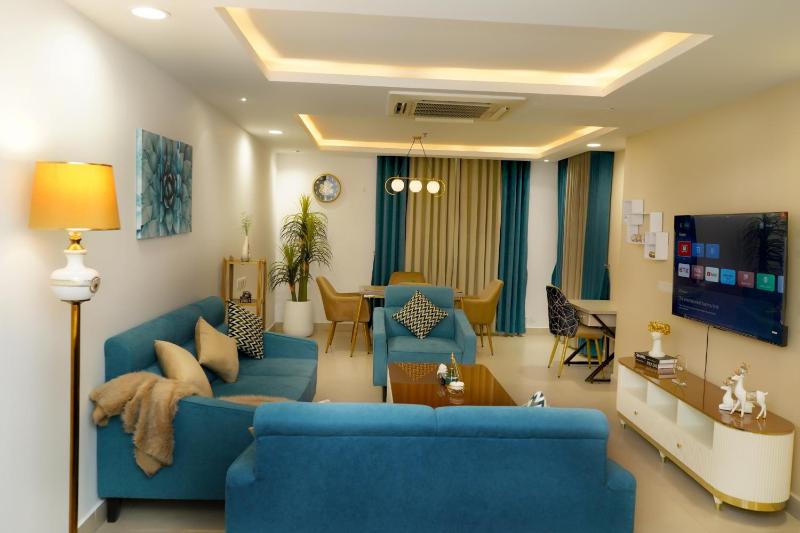 Penthouse with balcony in GoldCrest DHA - image 7