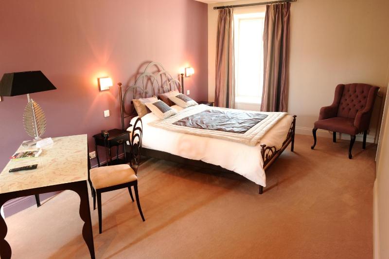 Suite (1-2 Adults) image 2