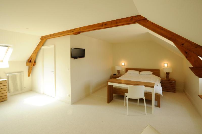 Suite (1-2 Adults) image 3