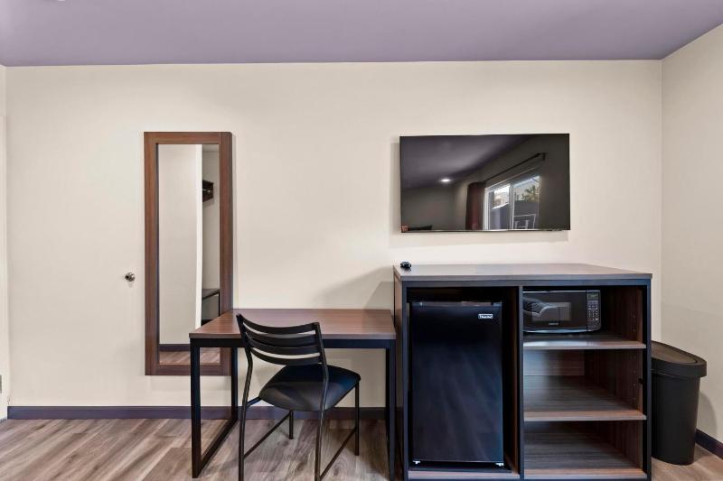 King Room image 4