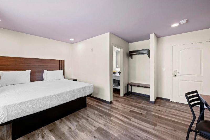 King Room image 2